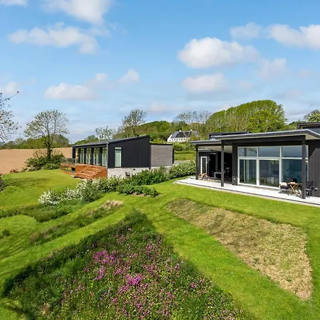 2 Bedroom Amazing In Holiday home *