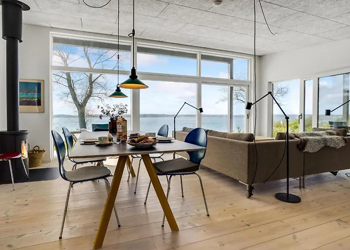 2 Bedroom Amazing In Aabenraa